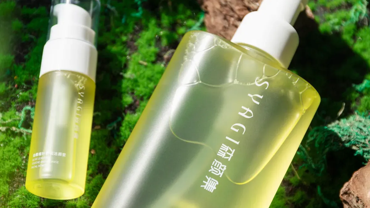Why custom lotion bottles are essential for skincare brands