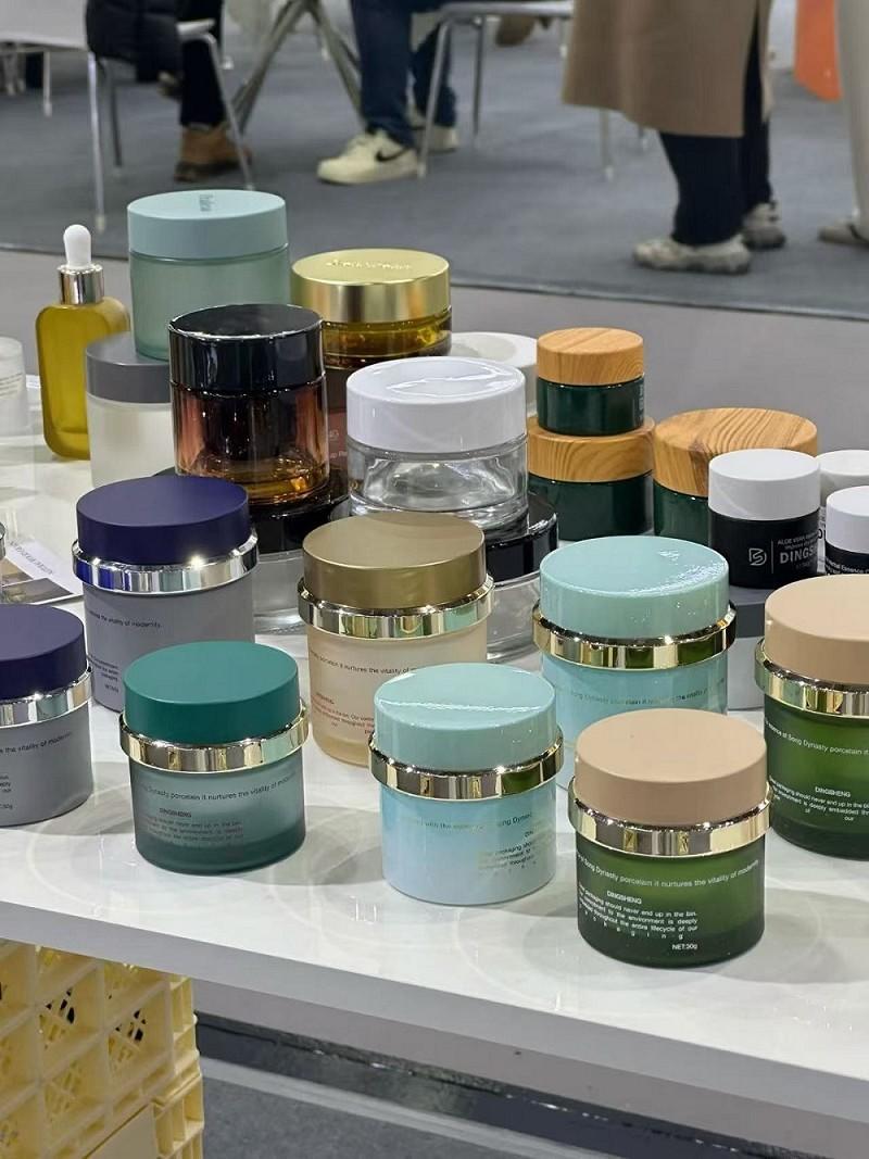 Cosmetic Glass bottle set Cosmetic Glass bottle set